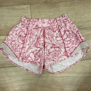 Lululemon Hotty Hot High-rise shorts - 4” inseam
